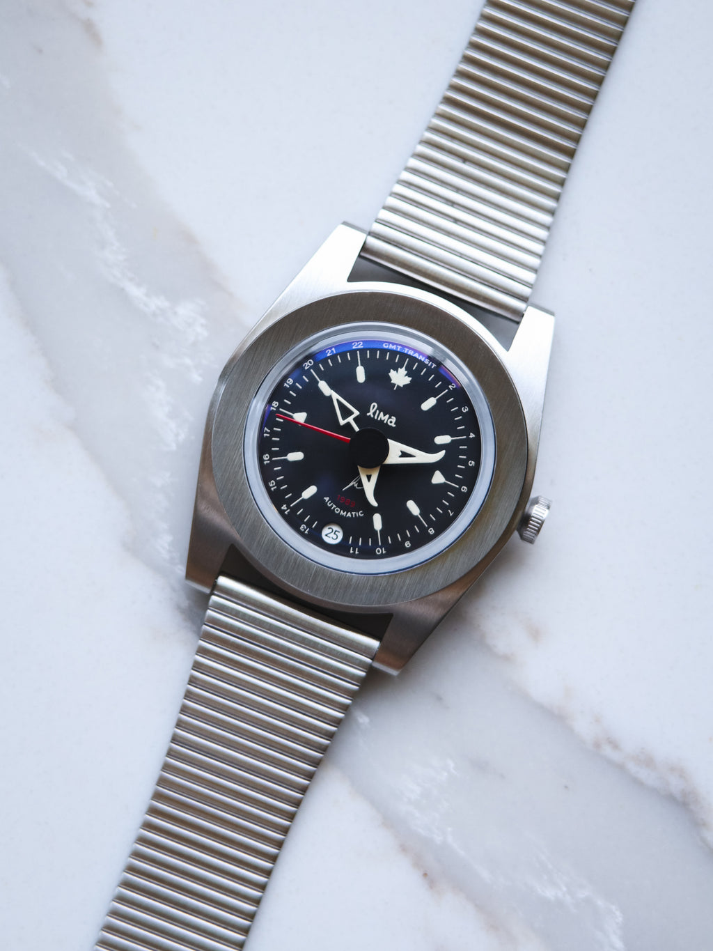 Édition limitée : Lima x Canuck Timepieces GMT Transit