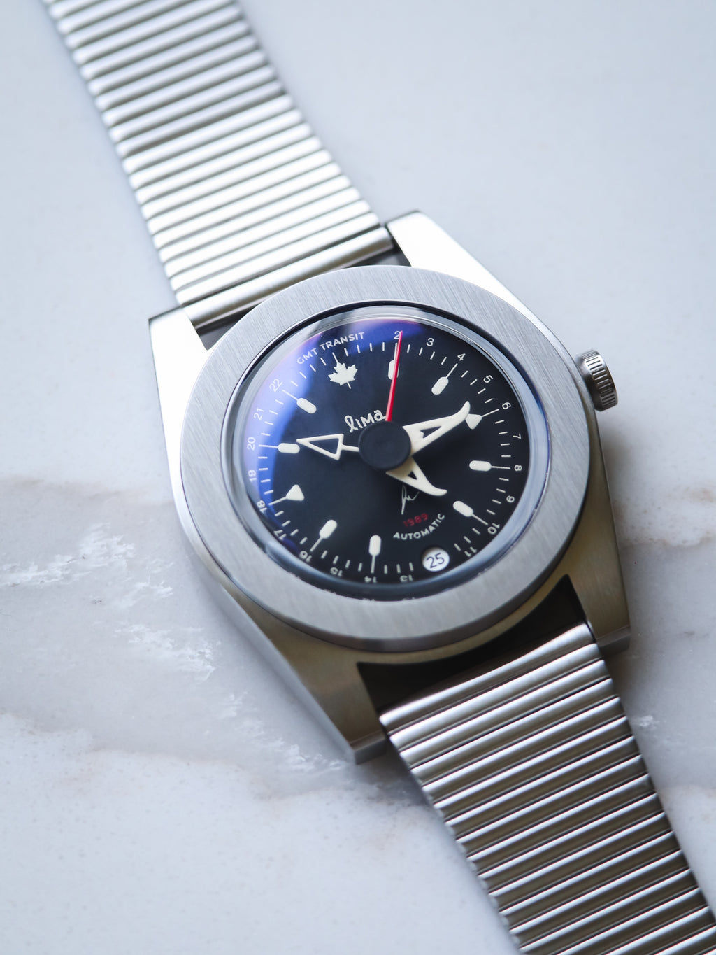 Édition limitée : Lima x Canuck Timepieces GMT Transit